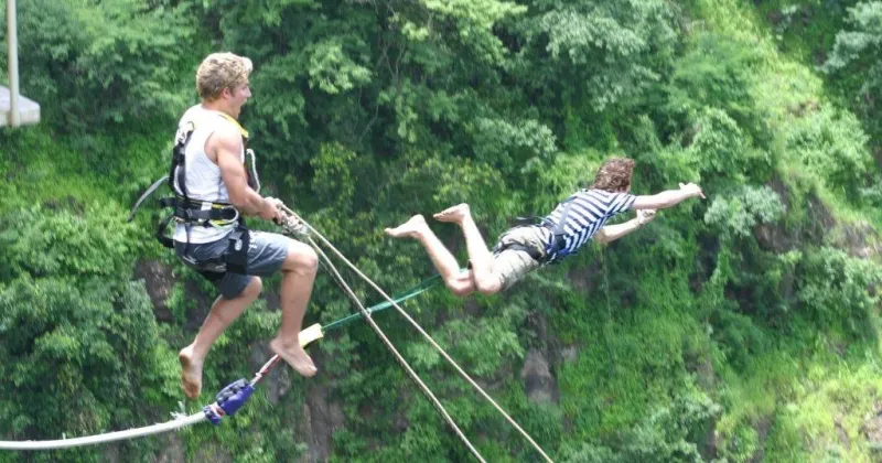 Gorge Swing